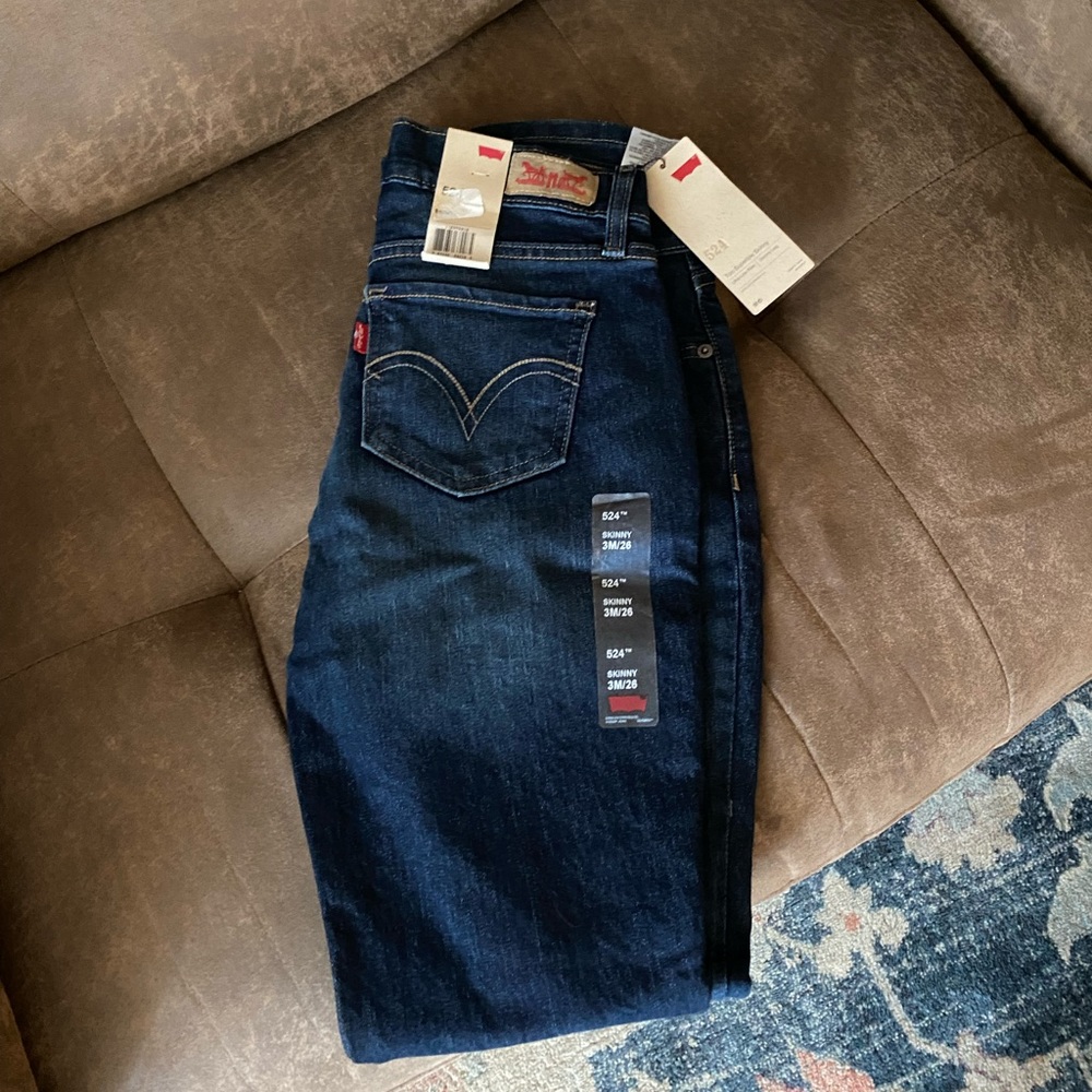 Levi jeans !! Skinny Brand new with tags size W26 L32